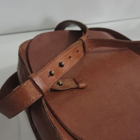 Lucky Brand The Point Leather Saddle Bag - Picture 10 of 12